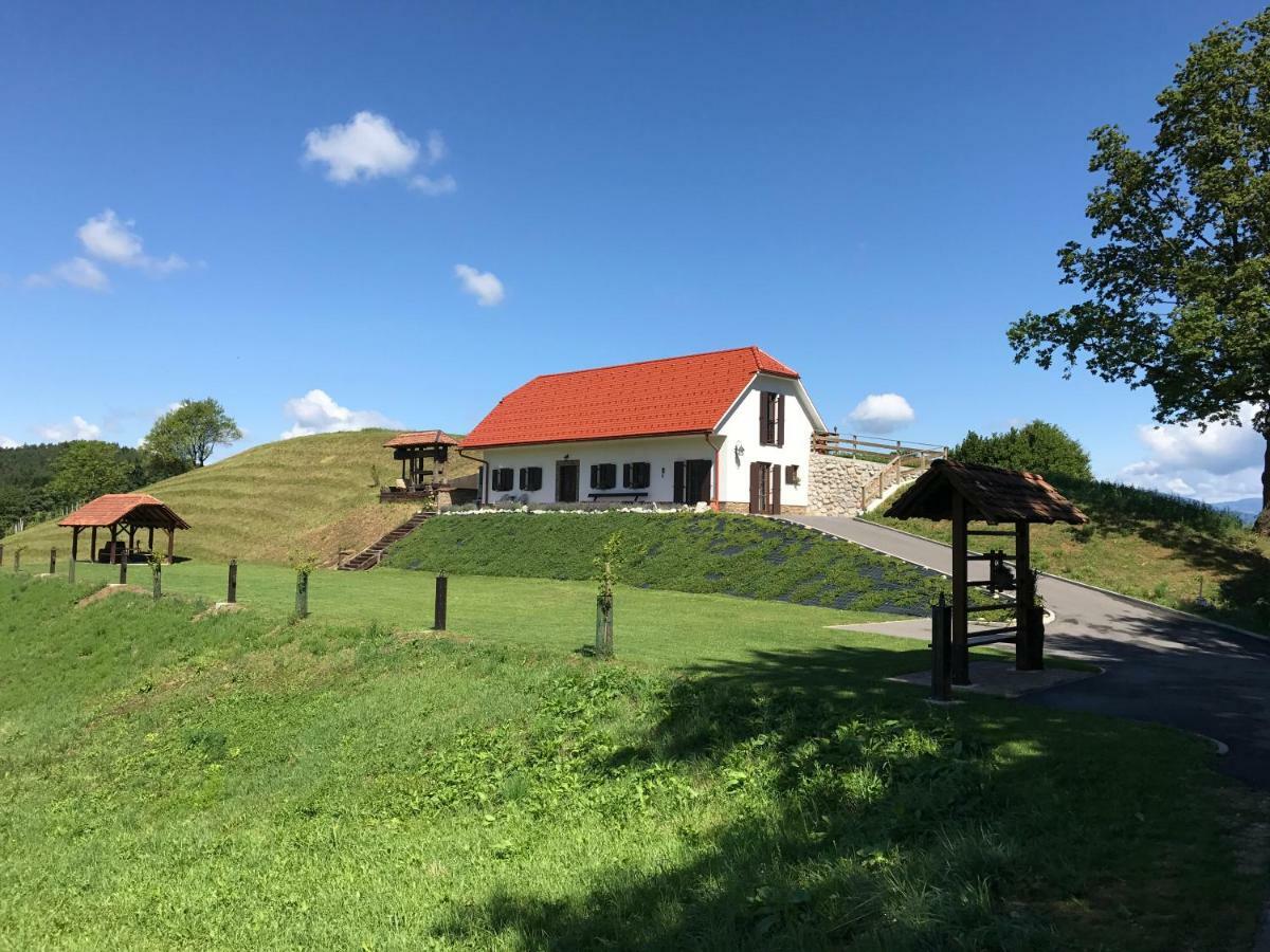 הוילה Store Tourist Farm Artisek מראה חיצוני תמונה