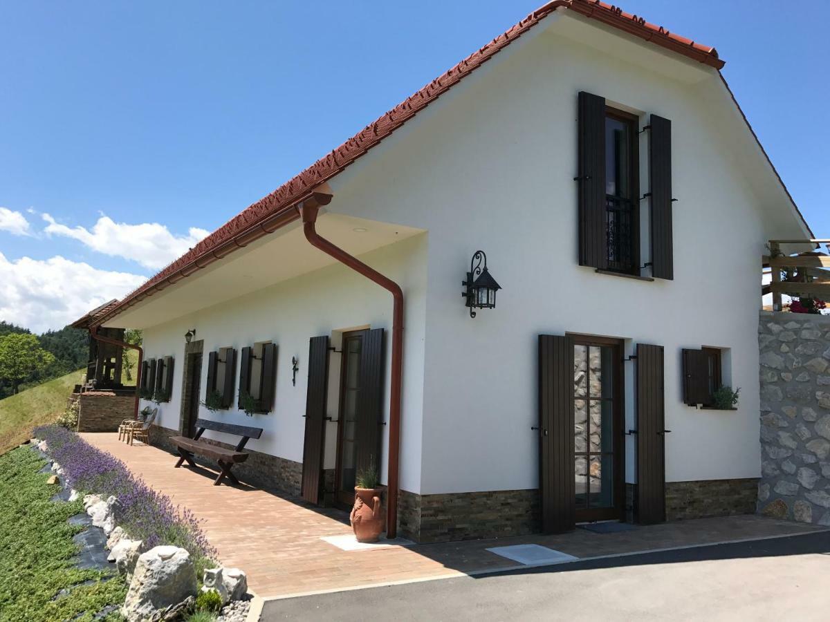 הוילה Store Tourist Farm Artisek מראה חיצוני תמונה