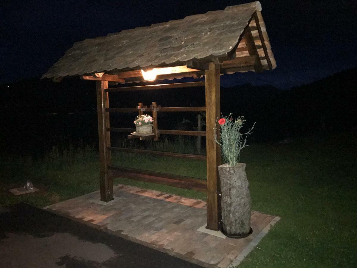 הוילה Store Tourist Farm Artisek מראה חיצוני תמונה
