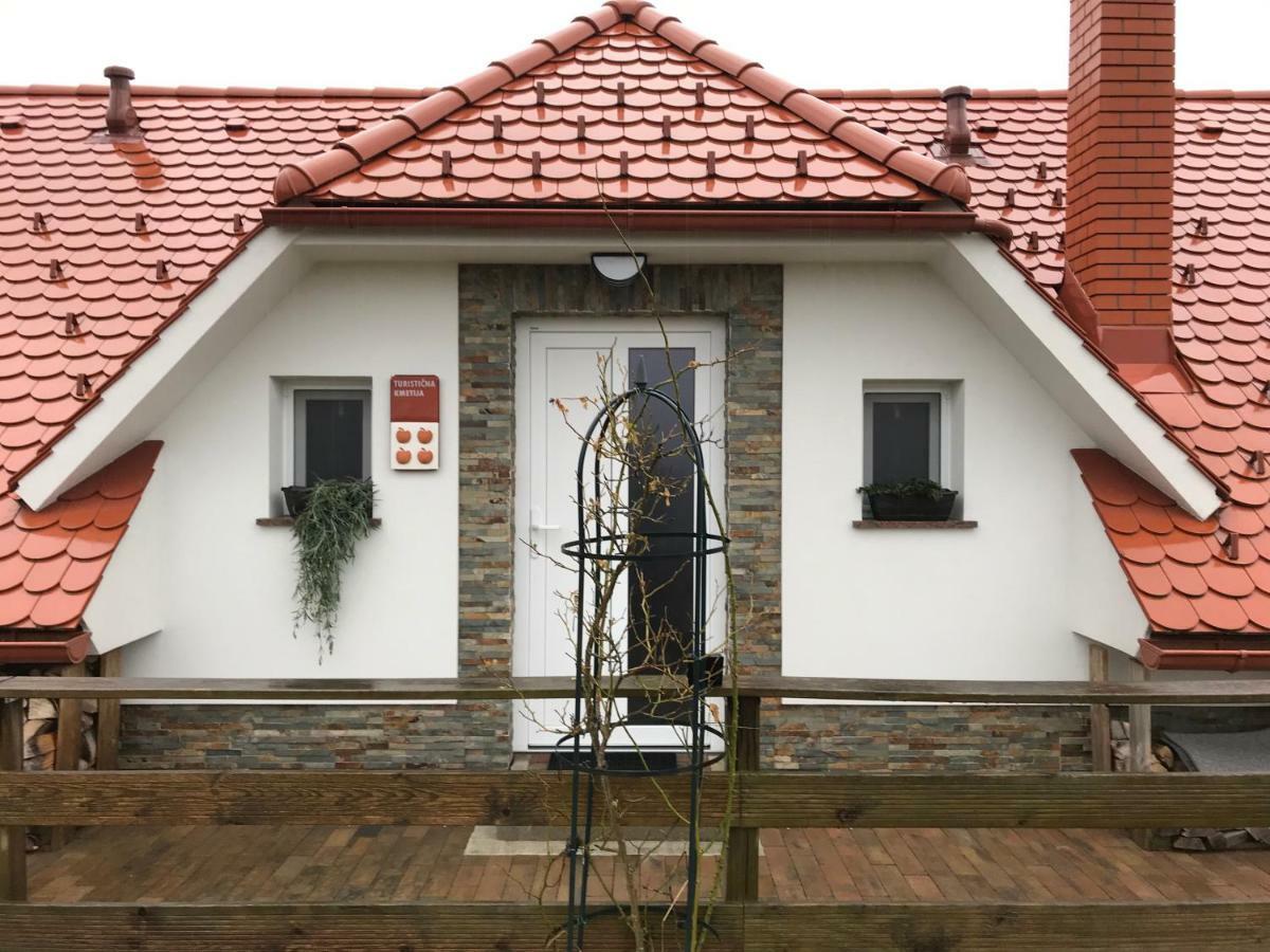 הוילה Store Tourist Farm Artisek מראה חיצוני תמונה